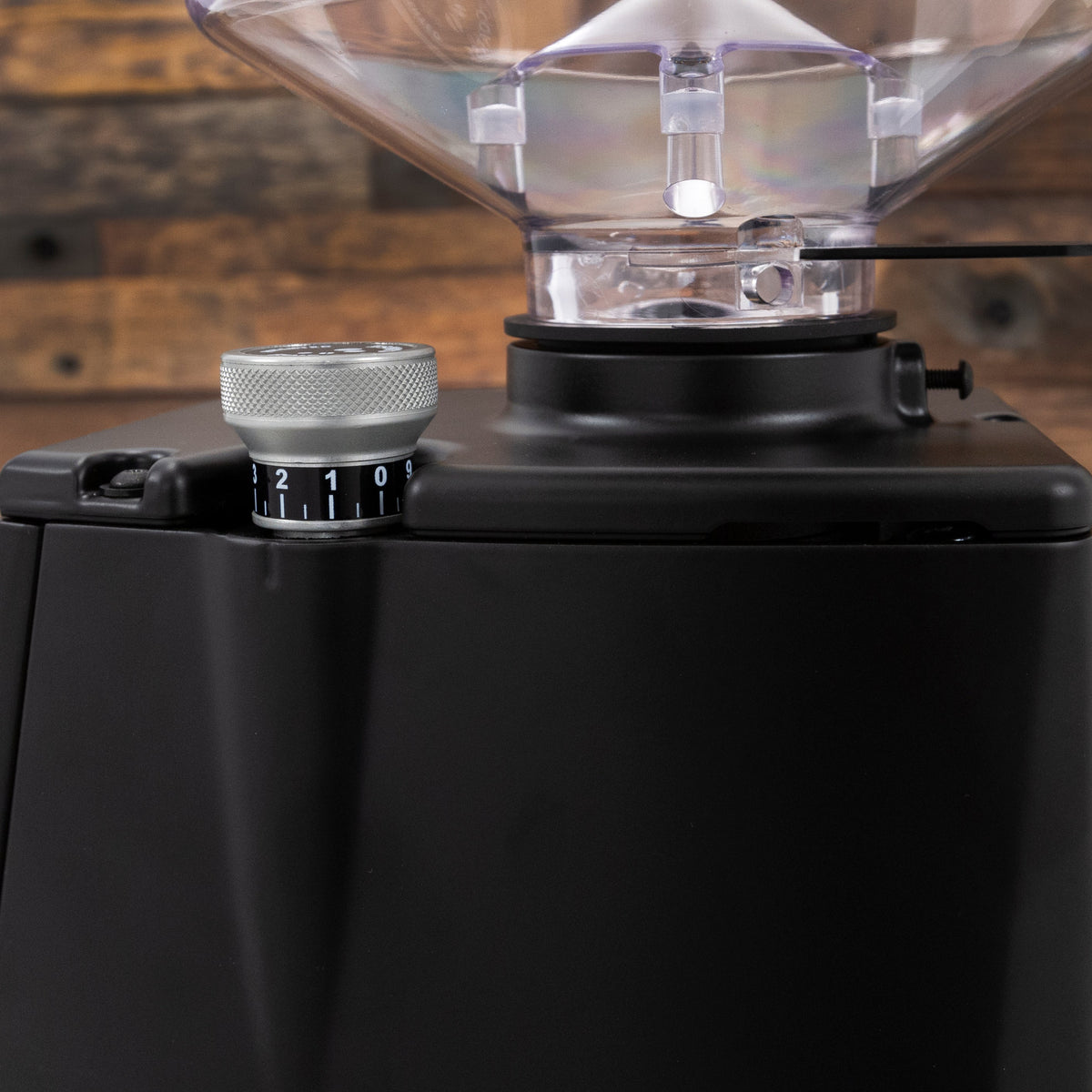 Refurbished Eureka Atom Specialty 75
